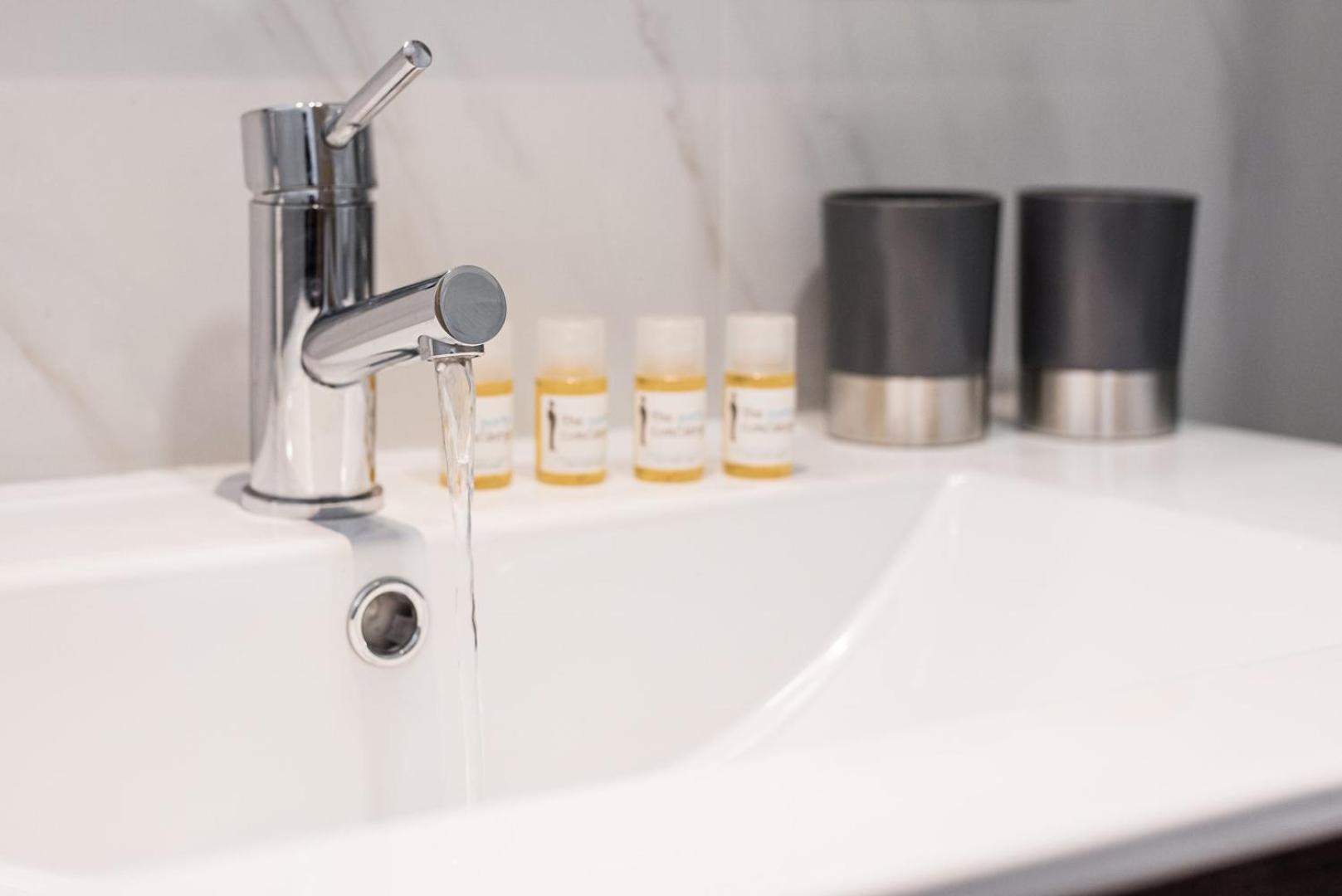 Guestready - Tigerlily Hotel Porto Bagian luar foto